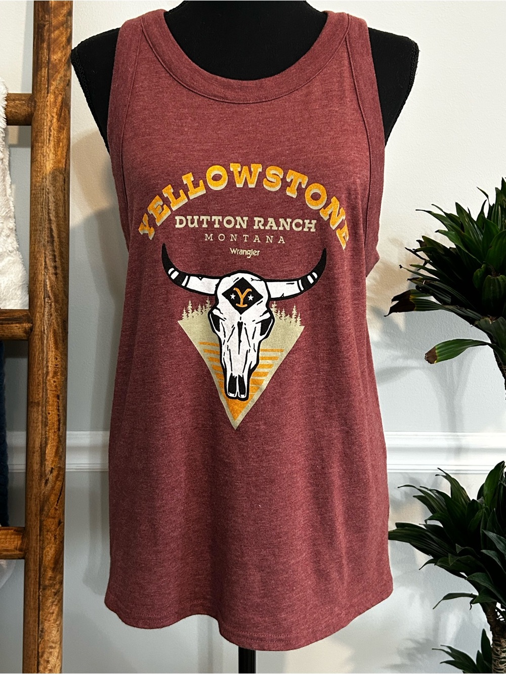 Wrangler Women's Maroon Yellowstone Skull Graphic Tank Size M